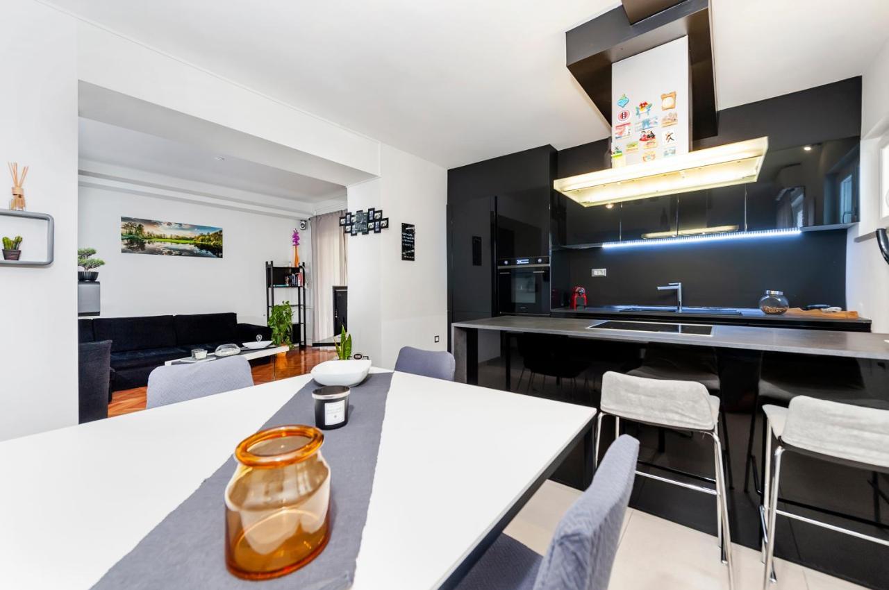 Apartment Cave Rovinj Extérieur photo